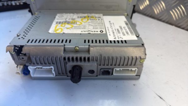 Autoradio d'origine RENAULT CLIO 4 PHASE 1 Diesel - Image 4