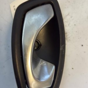 Poignee interieur avant droit RENAULT CLIO 4 PHASE 1 Diesel - Image 1