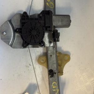 Leve vitre electrique avant droit RENAULT CLIO 4 PHASE 1 Diesel - Image 1