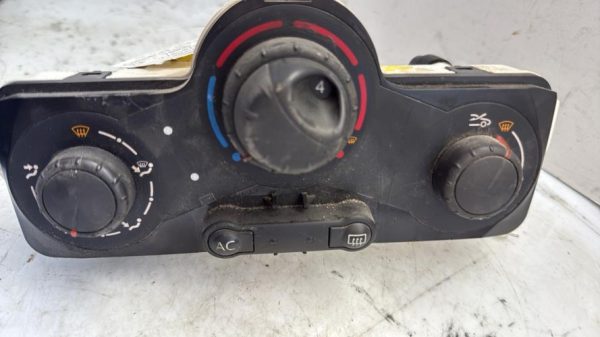 Commande chauffage RENAULT CLIO 3 PHASE 1 Essence - Image 1