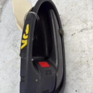 Poignee interieur avant gauche TOYOTA YARIS 2 PHASE 1 Essence - Image 1