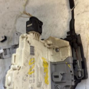 Serrure arriere droit VOLKSWAGEN PASSAT 5 Diesel - Image 1