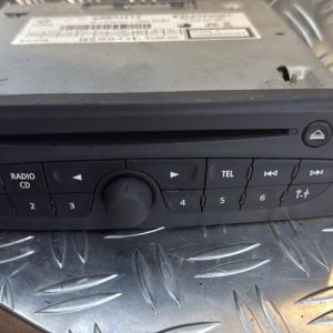 Autoradio d'origine RENAULT CLIO 3 PHASE 2 Diesel - Image 1