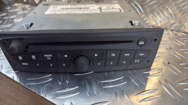 Autoradio d'origine RENAULT CLIO 3 PHASE 2 Diesel - Image 1