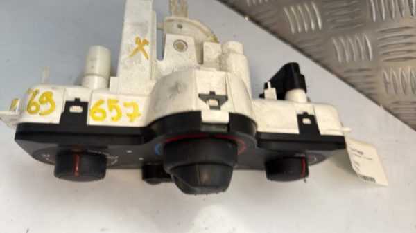 Commande chauffage RENAULT CLIO 3 PHASE 2 Diesel - Image 3