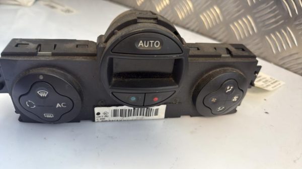 Commande chauffage RENAULT MEGANE 2 PHASE 1 BREAK Essence - Image 1