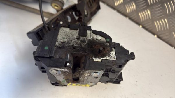 Serrure arriere gauche RENAULT CLIO 3 PHASE 2 Diesel - Image 3