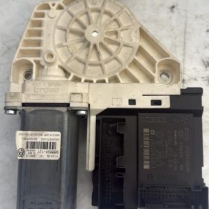Moteur leve vitre avant gauche VOLKSWAGEN PASSAT 5 Diesel - Image 1