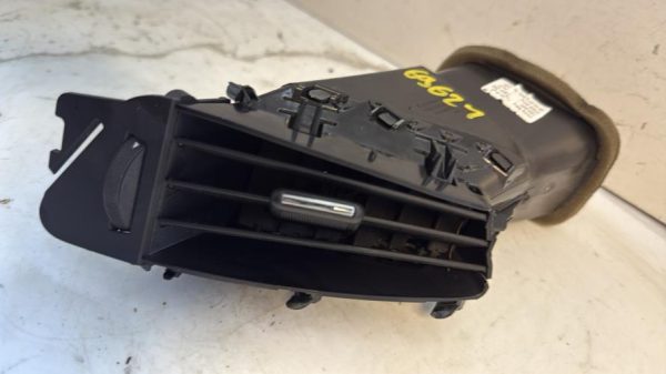 Aerateur tableau de bord avant gauche OPEL ASTRA J PHASE 2 Essence - Image 2