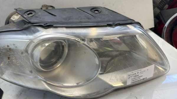Optique avant principal droit (feux)(phare) VOLKSWAGEN PASSAT 5 Diesel - Image 1
