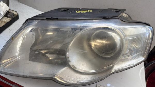 Optique avant principal gauche (feux)(phare) VOLKSWAGEN PASSAT 5 Diesel - Image 1