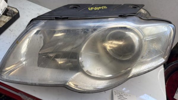 Optique avant principal gauche (feux)(phare) VOLKSWAGEN PASSAT 5 Diesel - Image 2