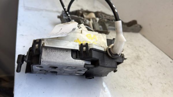 Serrure avant droit PEUGEOT 308 1 PHASE 1 Diesel - Image 2