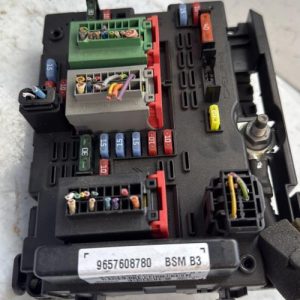 Boitier servitude moteur (BSM) PEUGEOT 206+ Essence - Image 1