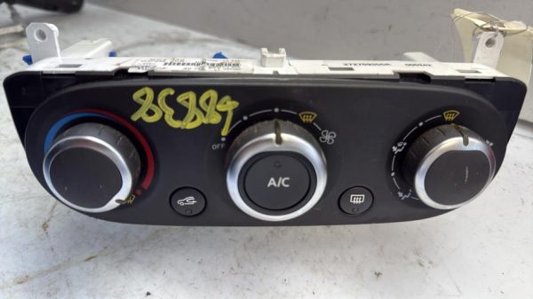 Commande chauffage RENAULT CLIO 4 PHASE 2 Essence - Image 2