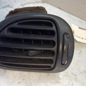 Aerateur tableau de bord avant gauche PEUGEOT 206 PHASE 1 Diesel - Image 1