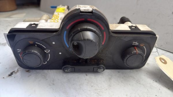 Commande chauffage RENAULT CLIO 3 PHASE 1 Diesel - Image 1