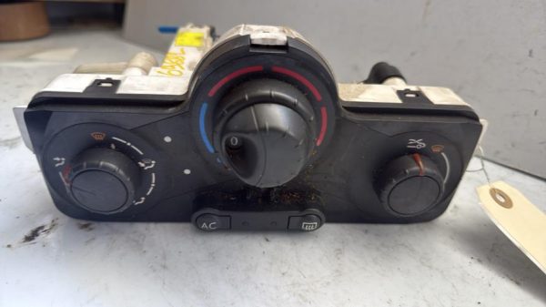 Commande chauffage RENAULT CLIO 3 PHASE 1 Diesel - Image 2