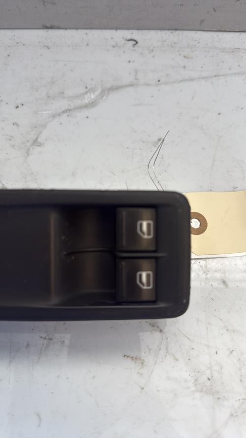 Interrupteur de leve vitre avant gauche VOLKSWAGEN GOLF 6 Essence - Image 2