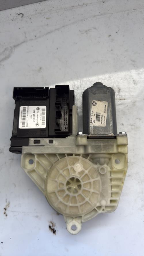 Moteur leve vitre avant droit VOLKSWAGEN GOLF 6 Essence - Image 2