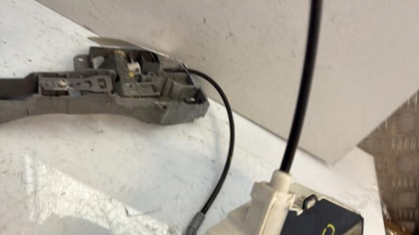 Serrure avant droit CITROEN C4 1 PHASE 1 Diesel - Image 2