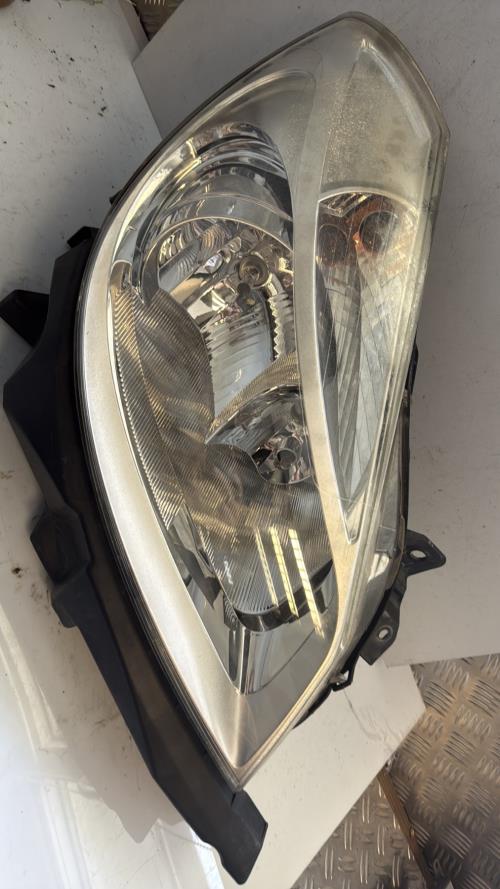 Optique avant principal gauche (feux)(phare) RENAULT CLIO 3 PHASE 1 Diesel - Image 1