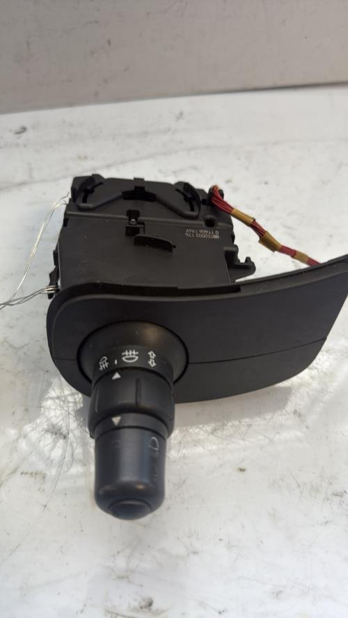 Commodo phare RENAULT CLIO 3 PHASE 1 Diesel - Image 1