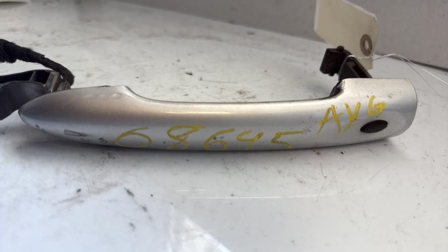 Poignee porte avant gauche RENAULT MEGANE 3 PHASE 1 Diesel - Image 1