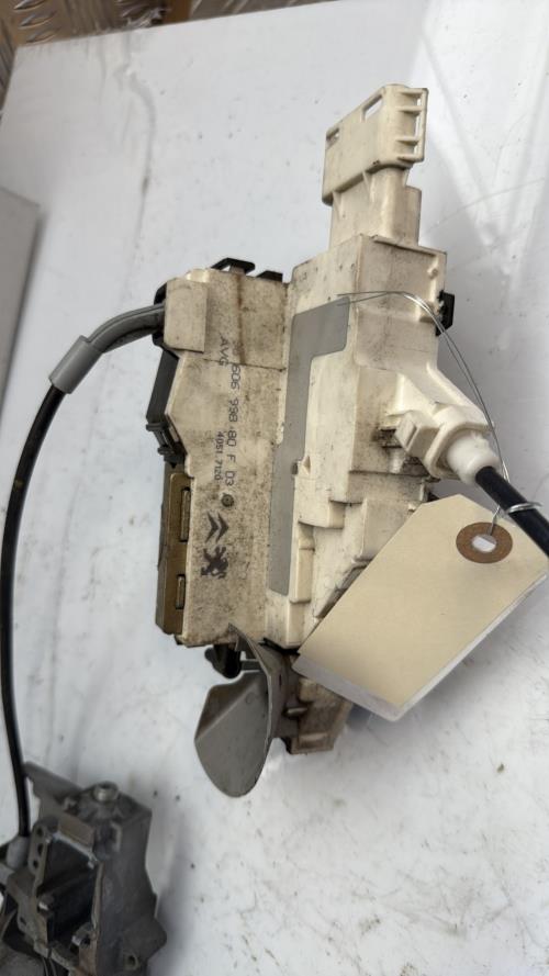 Serrure avant gauche CITROEN C4 1 PHASE 1 Diesel - Image 2