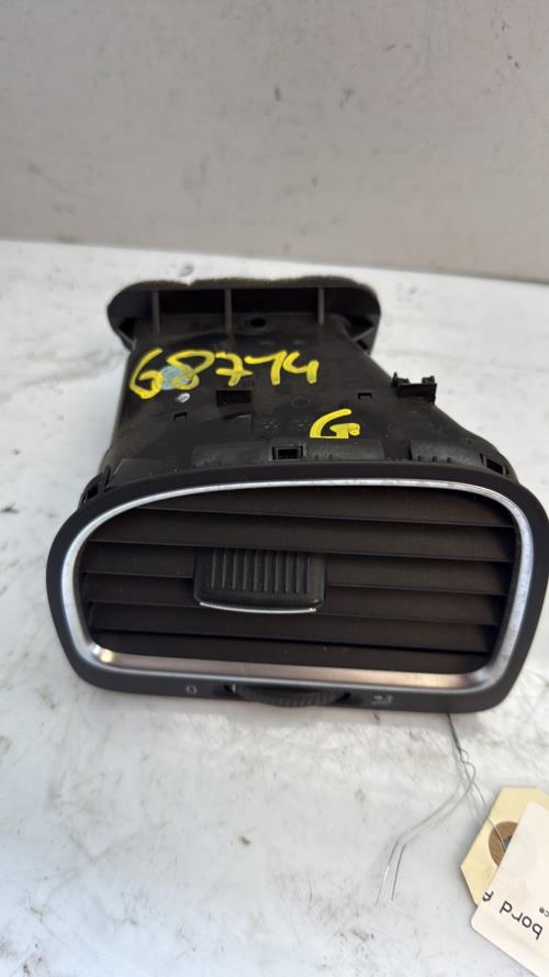 Aerateur tableau de bord avant gauche VOLKSWAGEN GOLF 6 Essence - Image 1