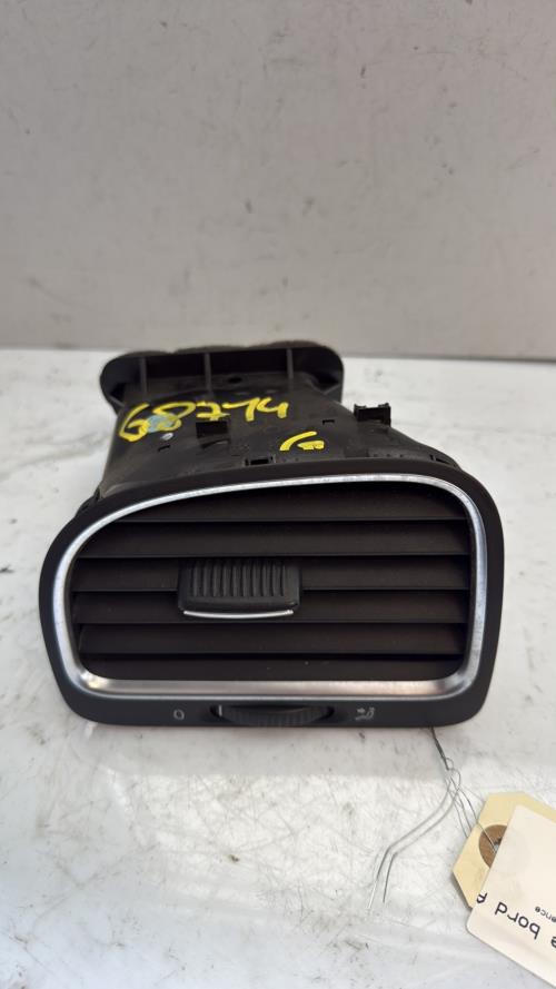 Aerateur tableau de bord avant gauche VOLKSWAGEN GOLF 6 Essence - Image 4