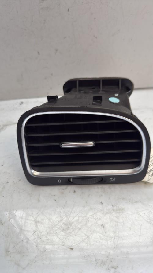 Aerateur tableau de bord avant droit VOLKSWAGEN GOLF 6 Essence - Image 1