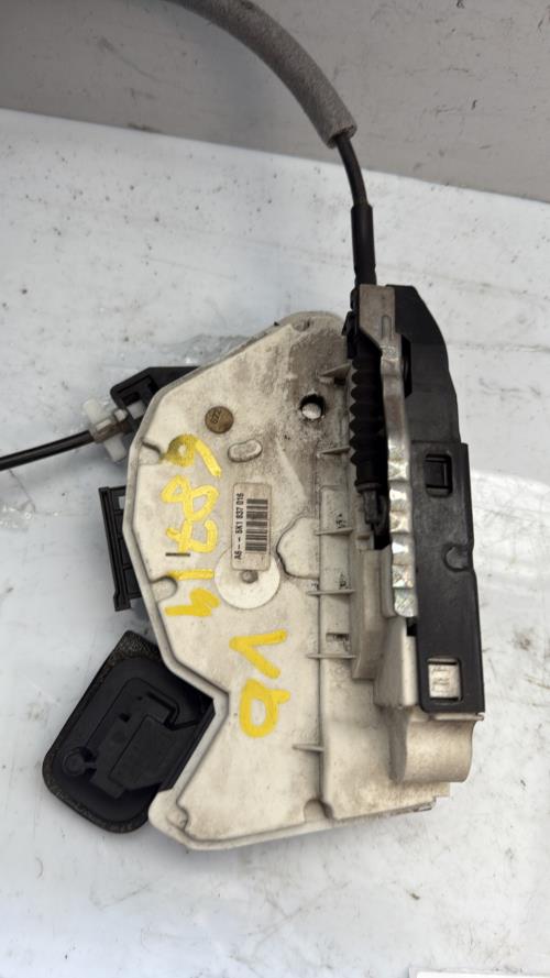 Serrure avant droit VOLKSWAGEN GOLF 6 Essence - Image 1