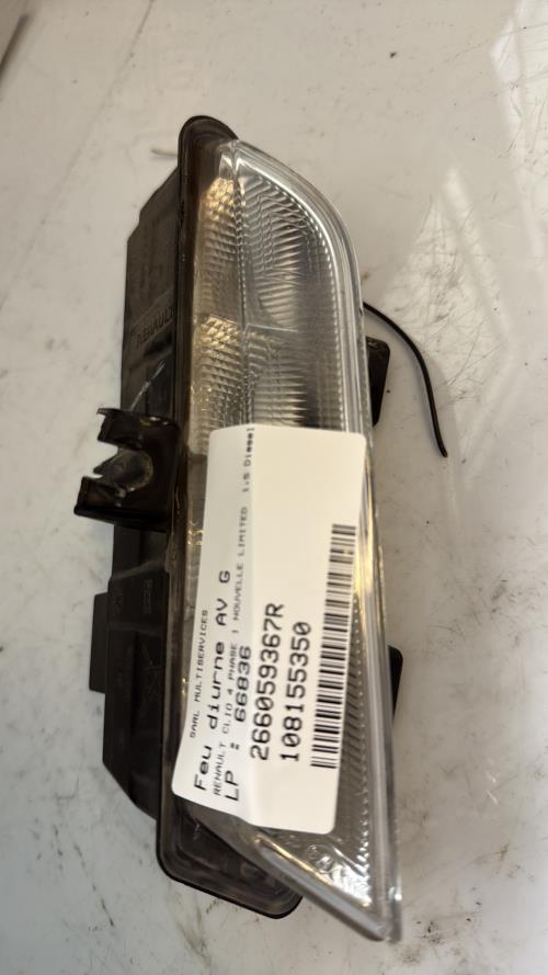 Feu diurne avant gauche RENAULT CLIO 4 PHASE 1 Diesel - Image 2