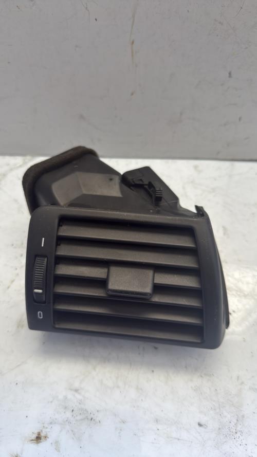 Aerateur tableau de bord avant droit BMW SERIE 3 E46 PHASE 1 Diesel - Image 1