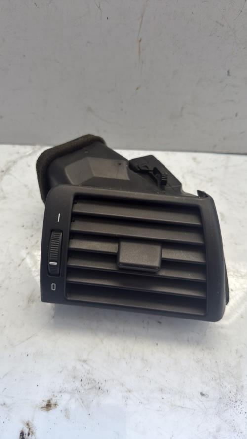 Aerateur tableau de bord avant droit BMW SERIE 3 E46 PHASE 1 Diesel - Image 2