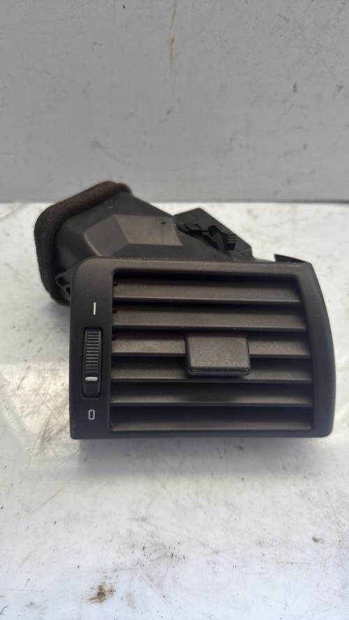 Aerateur tableau de bord avant droit BMW SERIE 3 E46 PHASE 1 Diesel - Image 3