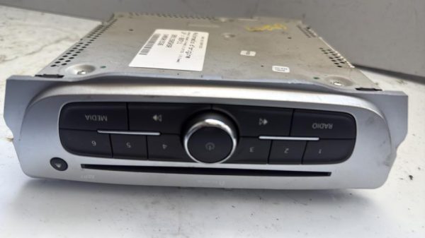 Autoradio d'origine RENAULT MEGANE 3 PHASE 3 Diesel - Image 1