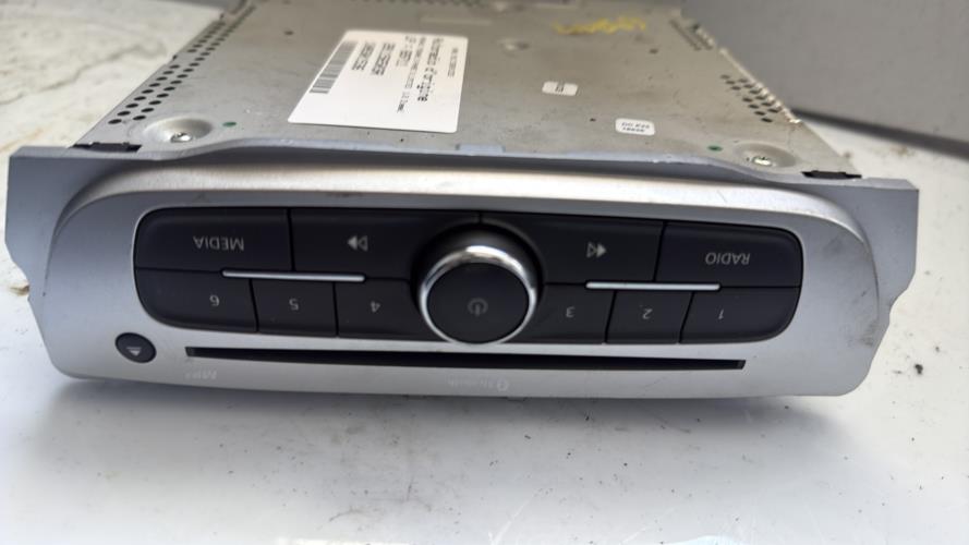 Autoradio d'origine RENAULT MEGANE 3 PHASE 3 Diesel - Image 2