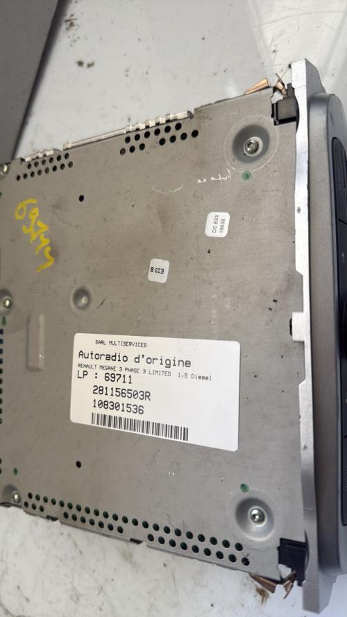 Autoradio d'origine RENAULT MEGANE 3 PHASE 3 Diesel - Image 3