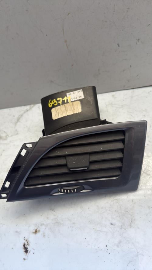 Aerateur tableau de bord avant droit RENAULT MEGANE 3 PHASE 3 Diesel - Image 2