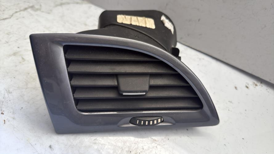 Aerateur tableau de bord avant gauche RENAULT MEGANE 3 PHASE 3 Diesel - Image 2