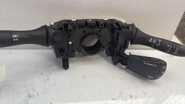 Commodo phare RENAULT MEGANE 4 PHASE 2 Diesel/Hybride - Image 4
