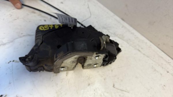 Serrure avant droit TOYOTA YARIS 2 PHASE 1 Diesel - Image 2