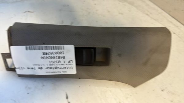 Interrupteur de leve vitre avant droit TOYOTA YARIS 2 PHASE 1 Diesel - Image 3