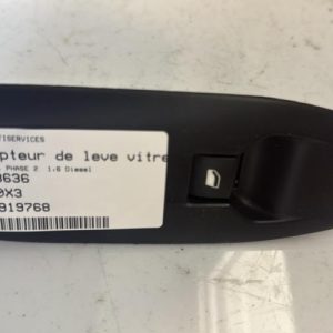 Interrupteur de leve vitre avant droit PEUGEOT 5008 1 PHASE 2 Diesel - Image 1