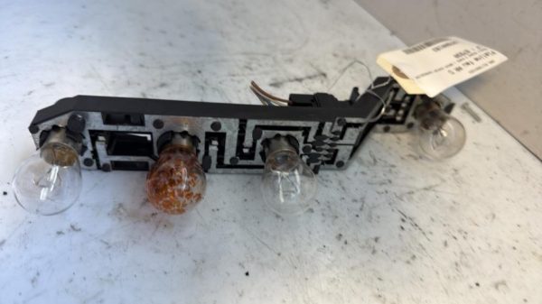 Platine feu arriere droit RENAULT MEGANE 2 PHASE 1 BREAK Diesel - Image 2