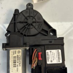 Moteur leve vitre avant droit VOLKSWAGEN TOURAN 1 PHASE 1 Diesel - Image 1