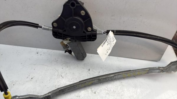 Leve vitre electrique avant droit RENAULT CLIO 2 PHASE 2 Essence - Image 3