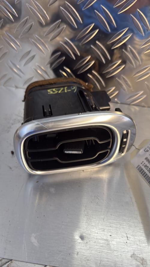 Aerateur tableau de bord avant droit CITROEN C3 PICASSO PHASE 1 Diesel - Image 4